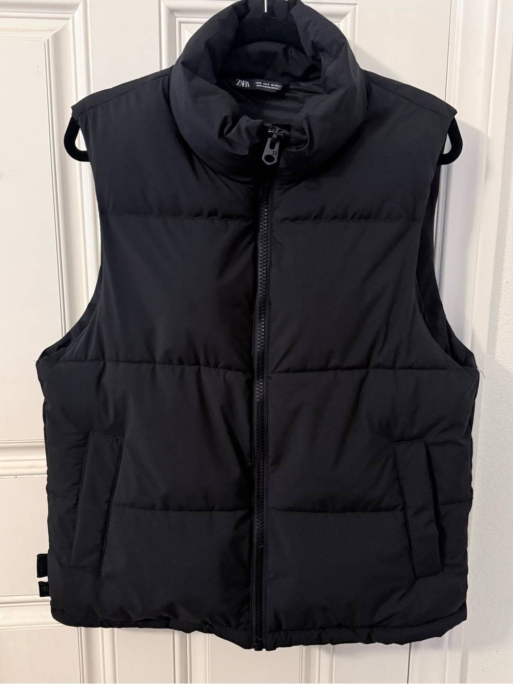 Zara Men's Black Quilted Puffer Vest